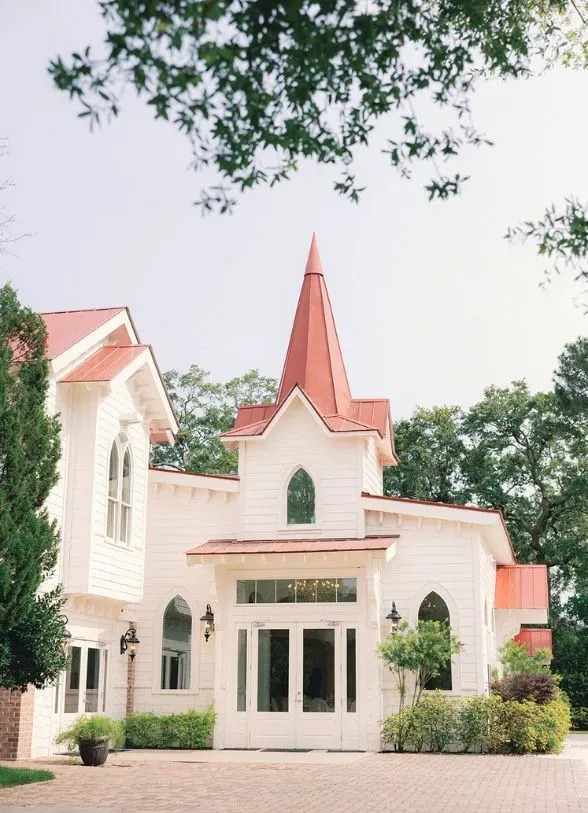 Crafting Your Unique Elopement: Personalized Ceremony Ideas and All-Inclusive Packages at Tybee Wedding Chapel